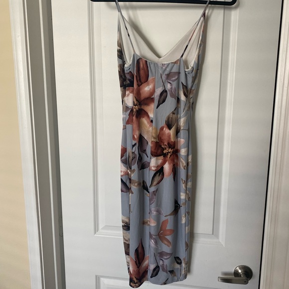 Blue Floral Bodycon Dress - Picture 2 of 4